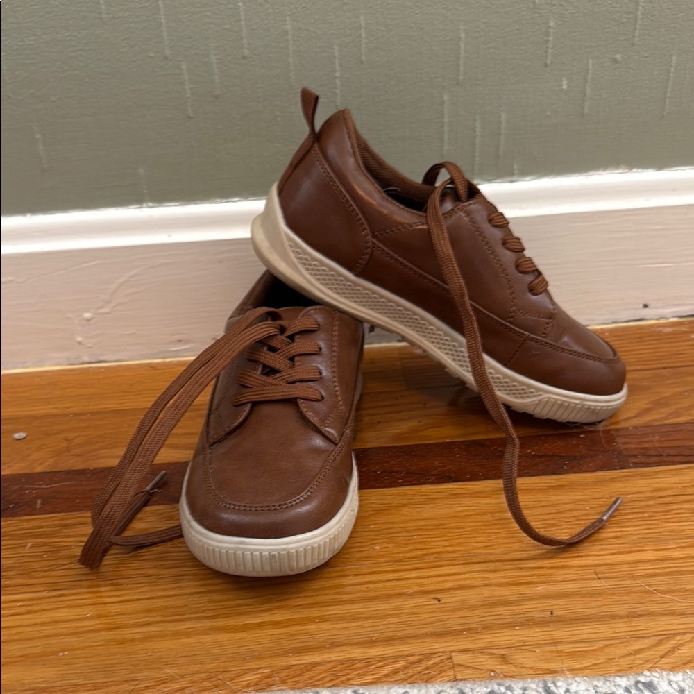 Mossimo Supply Co Brown Low-Top Sneakers
